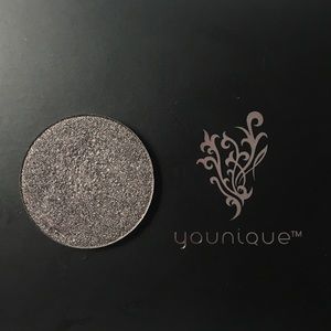 Younique Moodstruck eyeshadow single